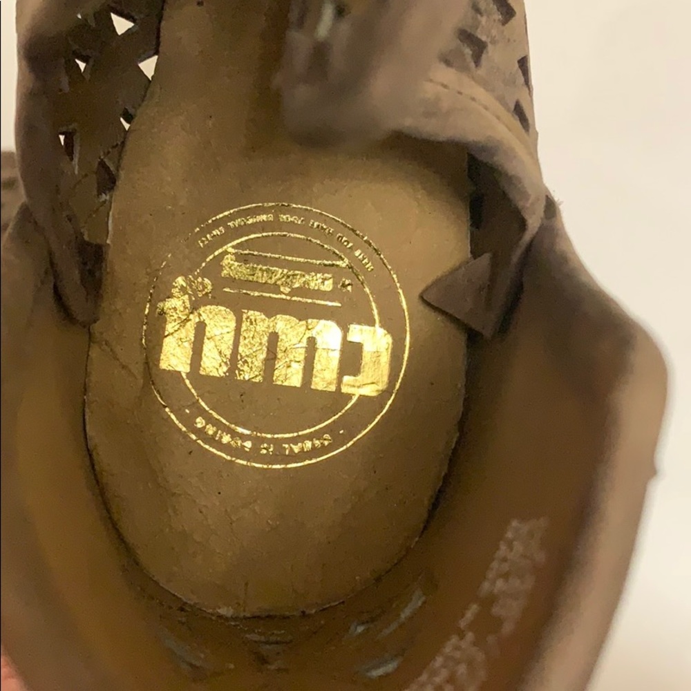 Laser Cut booties Taupe - Picture 5 of 8